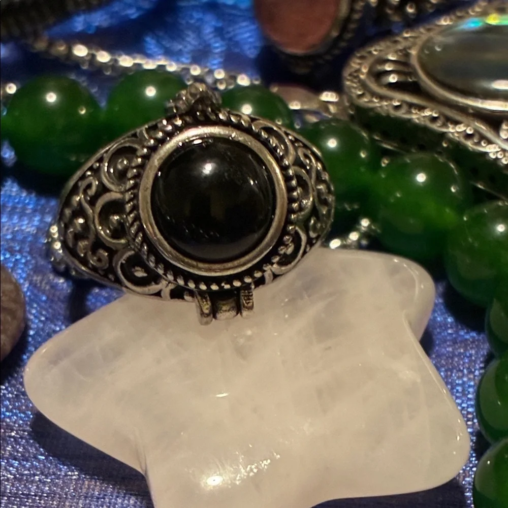 Vintage Black Onyx Poison Ring - Picture 1 of 4